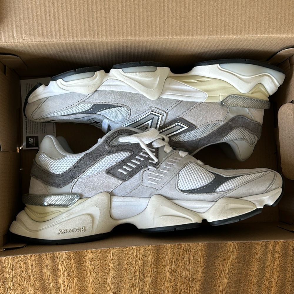Women’s New Balance 9060